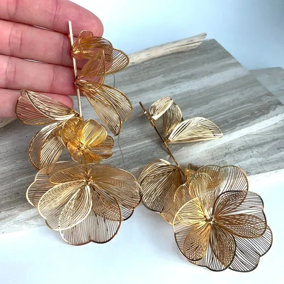 NEW ~ Anthropologie Gold Wire Flower drop Earrings - Picture 3 of 8